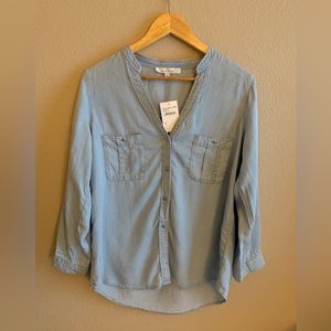 Love Tree Chambray Long Sleeve Button Down Top- size Large